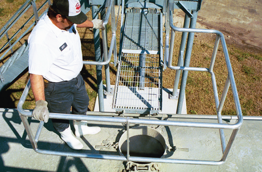 Gangway Cage | Railcar Hatch Access | Hemco Industries